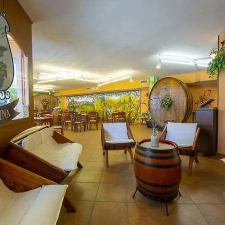 Jasmine Apartment Cisterna dʼAsti